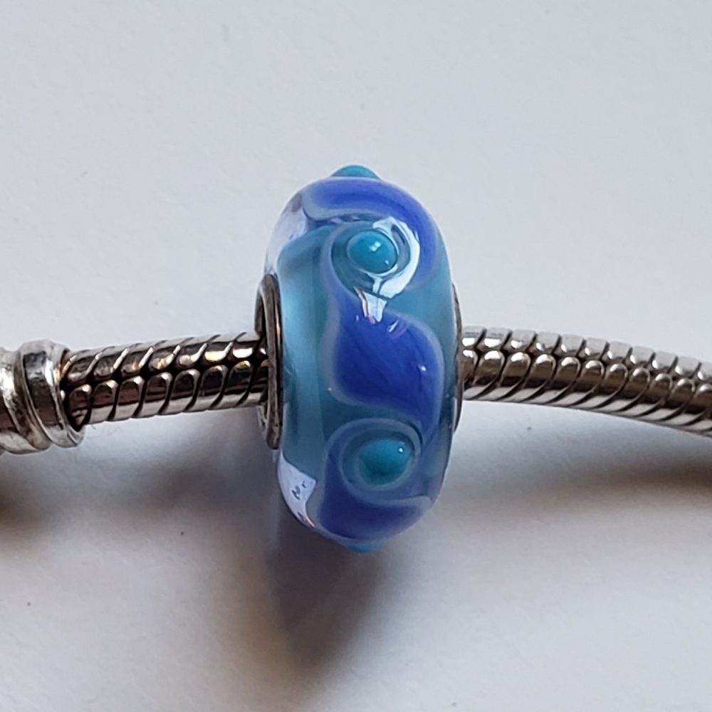Trollbead universal unique glass bead blue waves